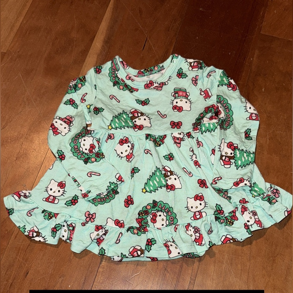 Hello Kitty Wreath Twirl